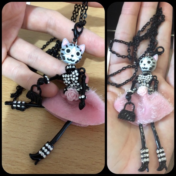 Adorable & Detailed Crystal Pink Cat Necklace - Picture 3 of 4